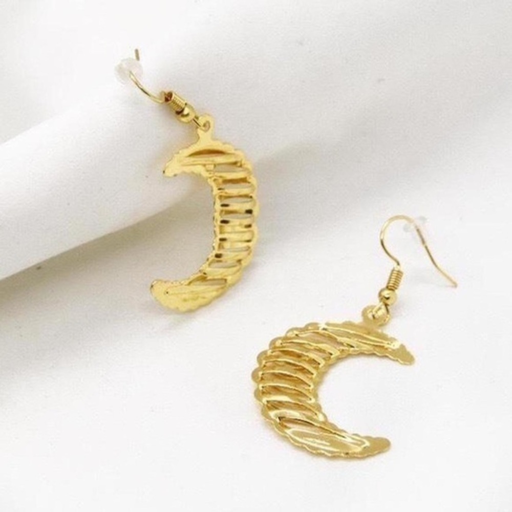 Simple Moon Earrings - Picture 4 of 4